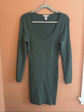 Ribbed V-Neck Sweater Dress in Green